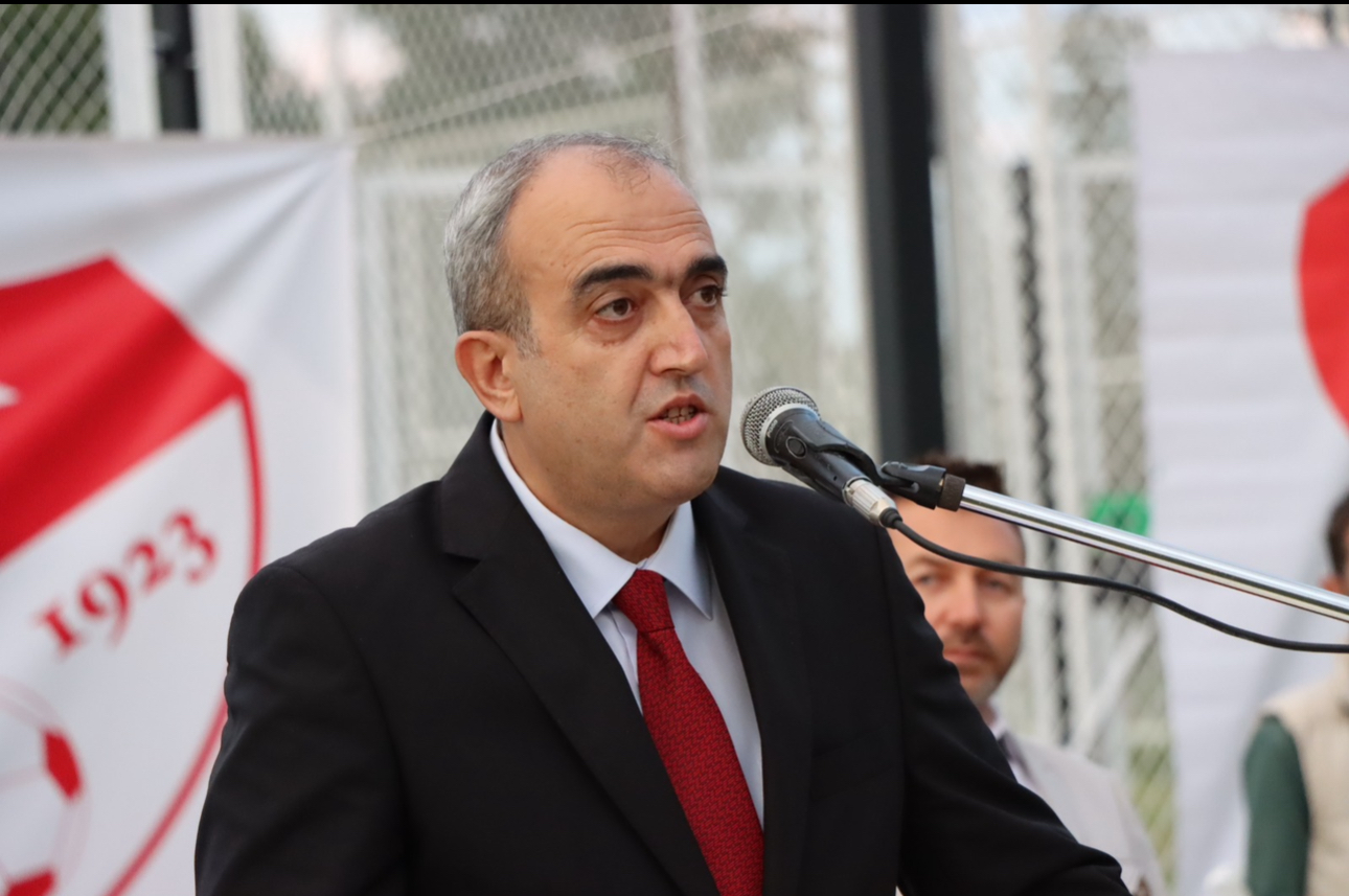 ESKİ İHK BAŞKANI VE EKİBİNE TEŞEKKÜRLER 