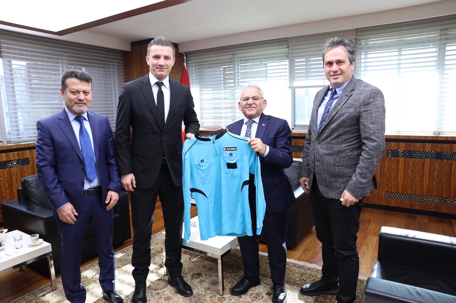 Büyükşehir Belediye başkanını  ziyaret