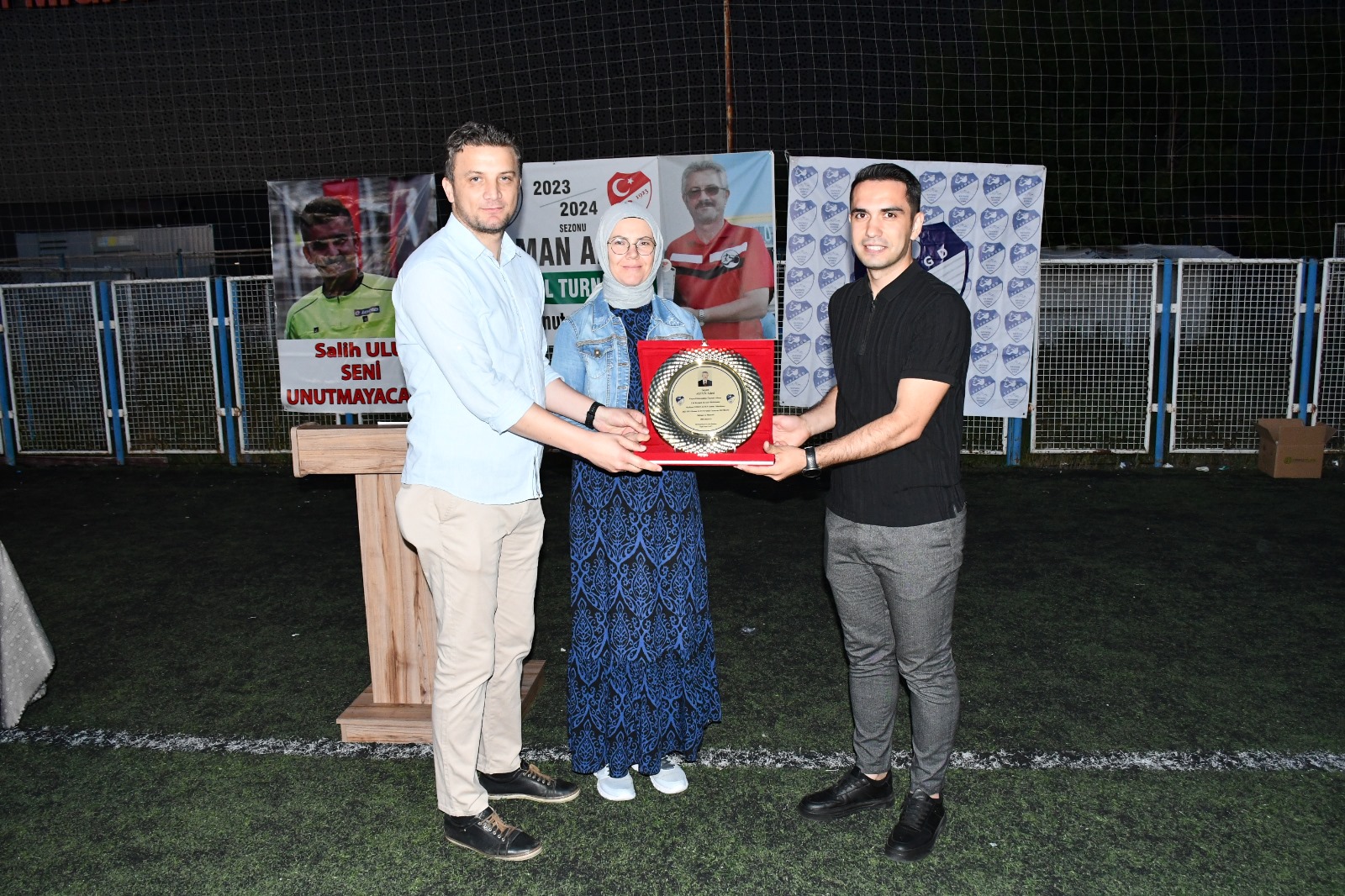 ALTUN AİLESİNE PLAKET TAKDİM EDİLDİ